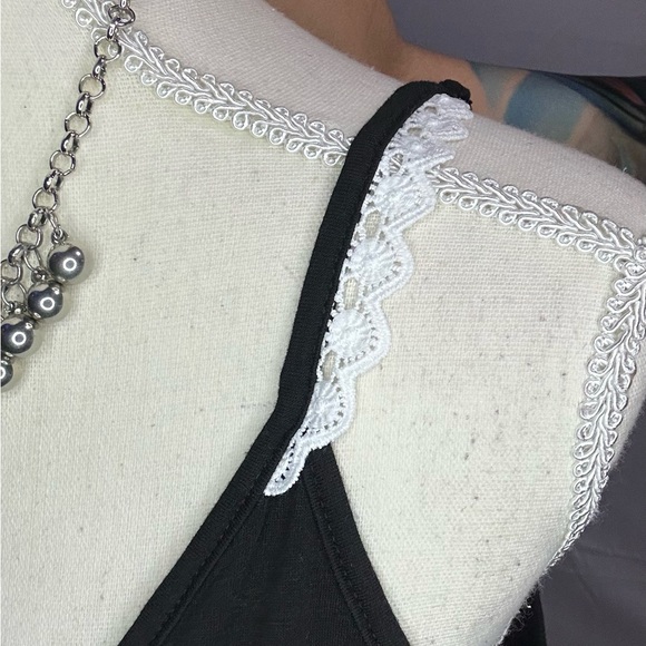 Tops/T-Shirts/Tanks👚 - 2 for $15 or 3 for $20 (Mix & Match) - Picture 5 of 7